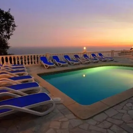 Sleeps 17 Pool Wifi Villa Lloret de Mar