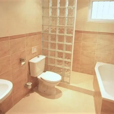 Sleeps 17 Pool Wifi Villa