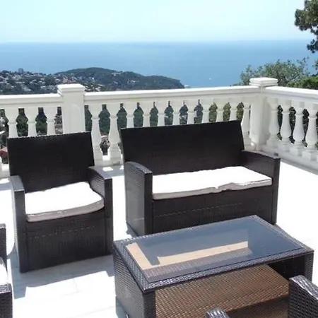 Sleeps 17 Pool Wifi